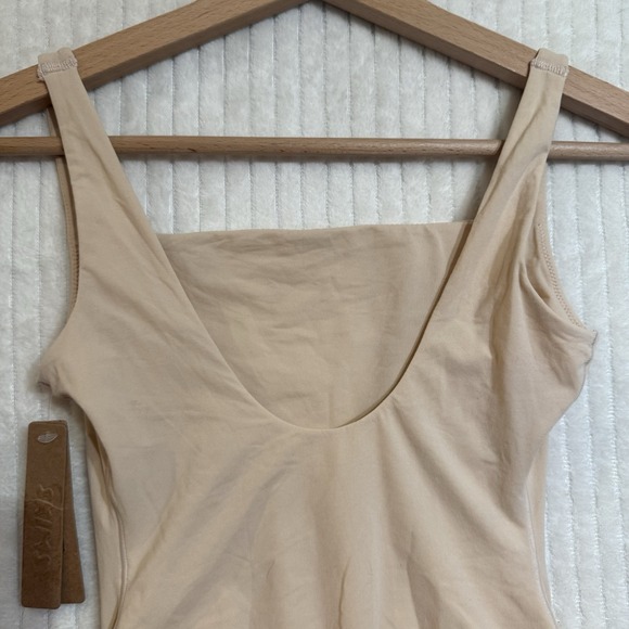 SKIMS Fits Everybody Square Neck Thong Bodysuit In Sand Size XS NWT $60 - Picture 6 of 9
